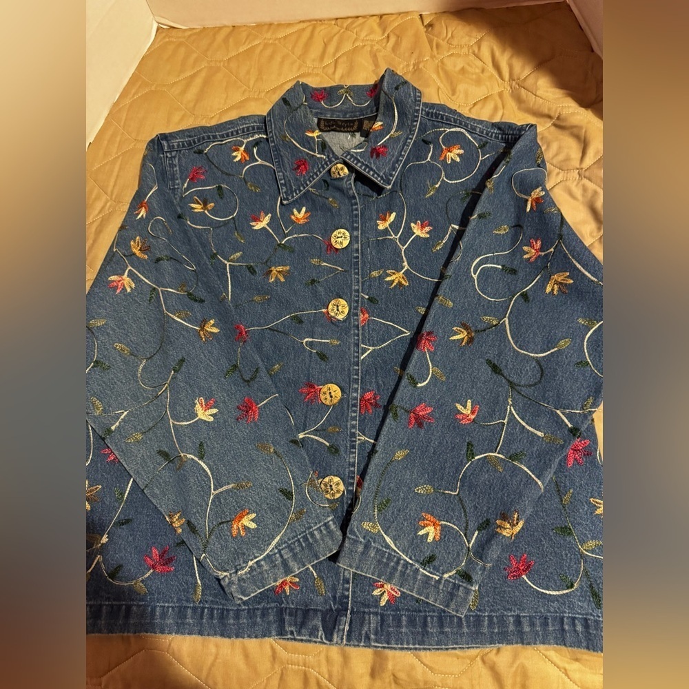 Life Style Women’s Floral Paisley Embroidered Denim Jacket Cotton Size Large